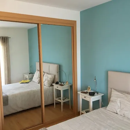 Double - - Ribeira De Ilhas アパート
